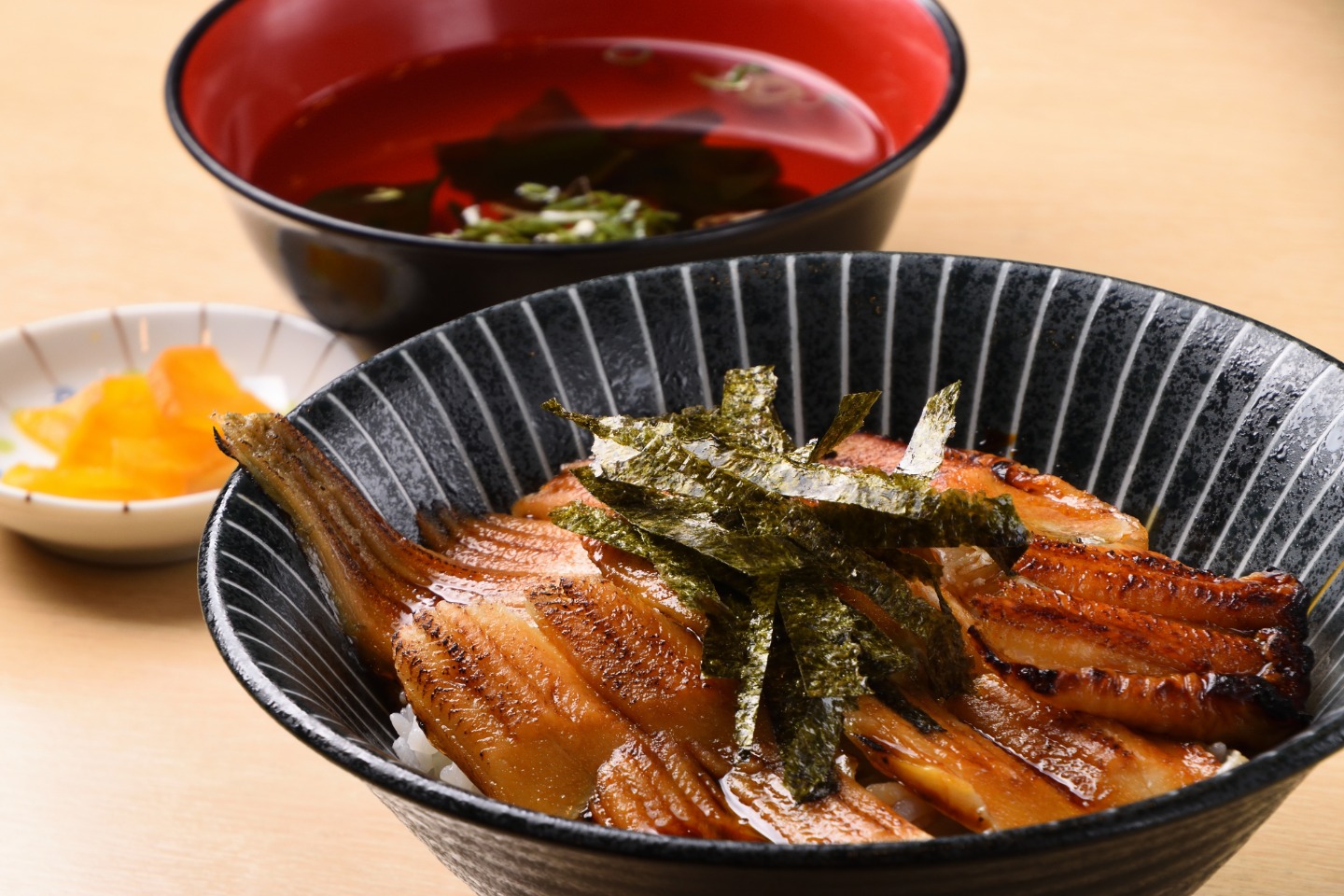 穴子丼とお吸物セット